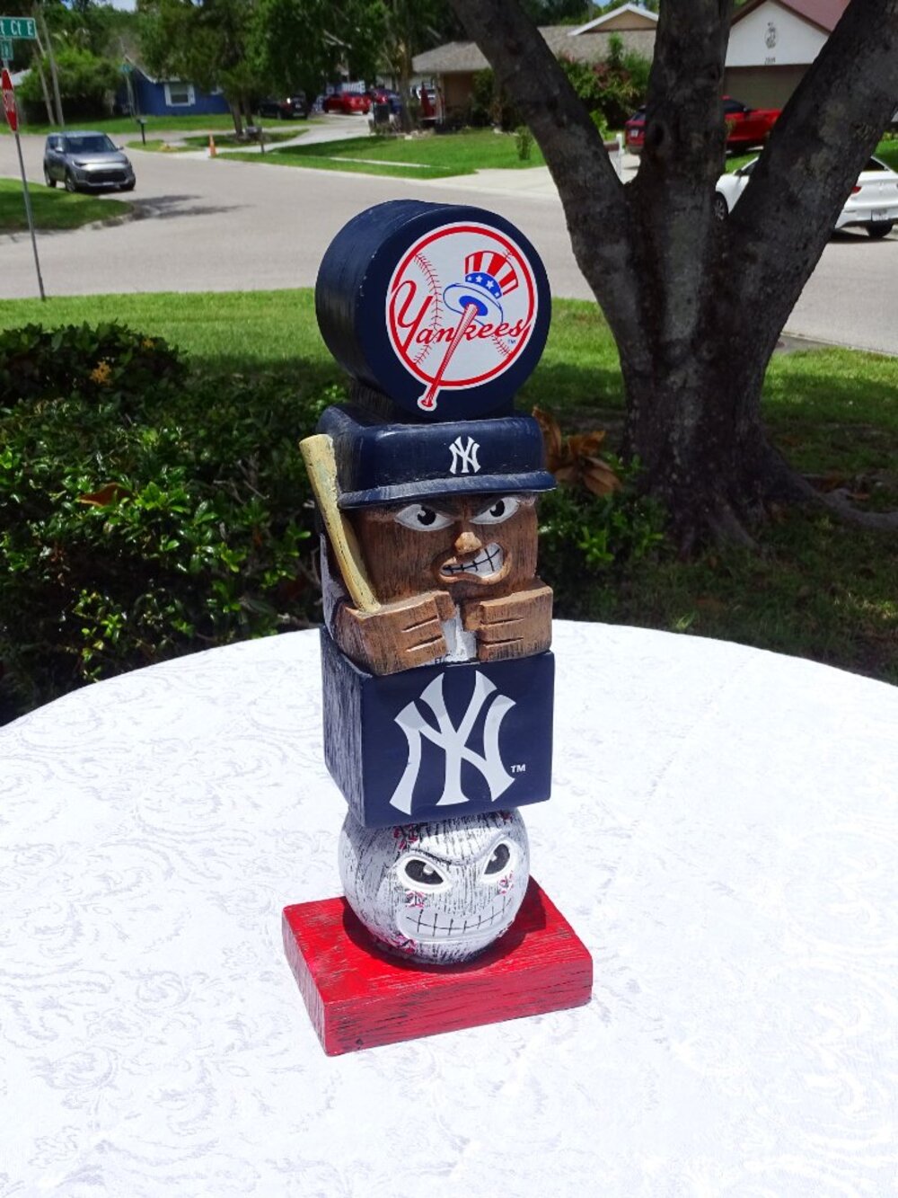 New York Yankees Tiki Totem Statue, Hand Painted 14 1/2" Tall - Picture 2 of 6